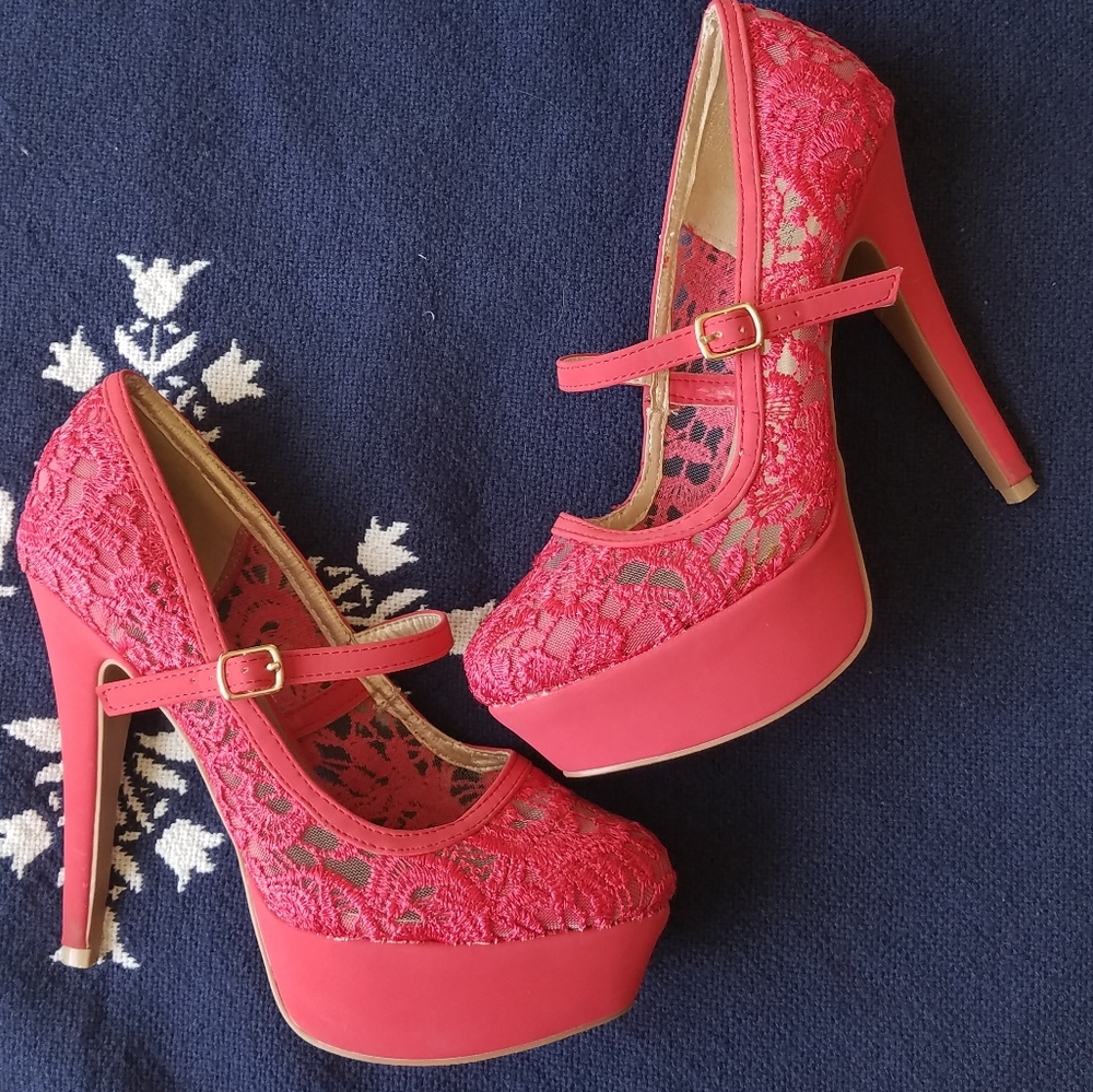 Gorgeous pink lace heels - Picture 1 of 5